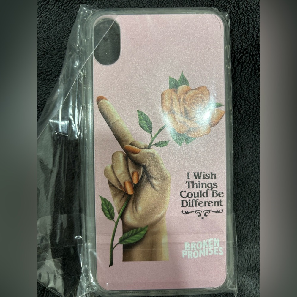iPhone XR cases bundle - Picture 3 of 5